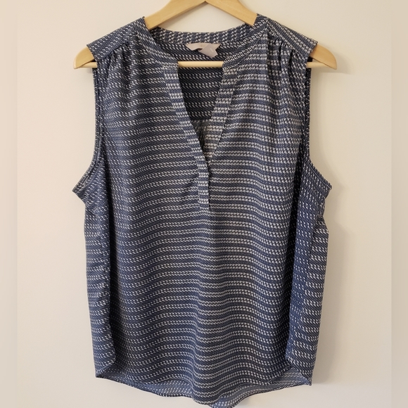 H&M Blue/White Wavy Retro Pattern V-Neck Sleeveless Blouse Size L - Picture 9 of 10
